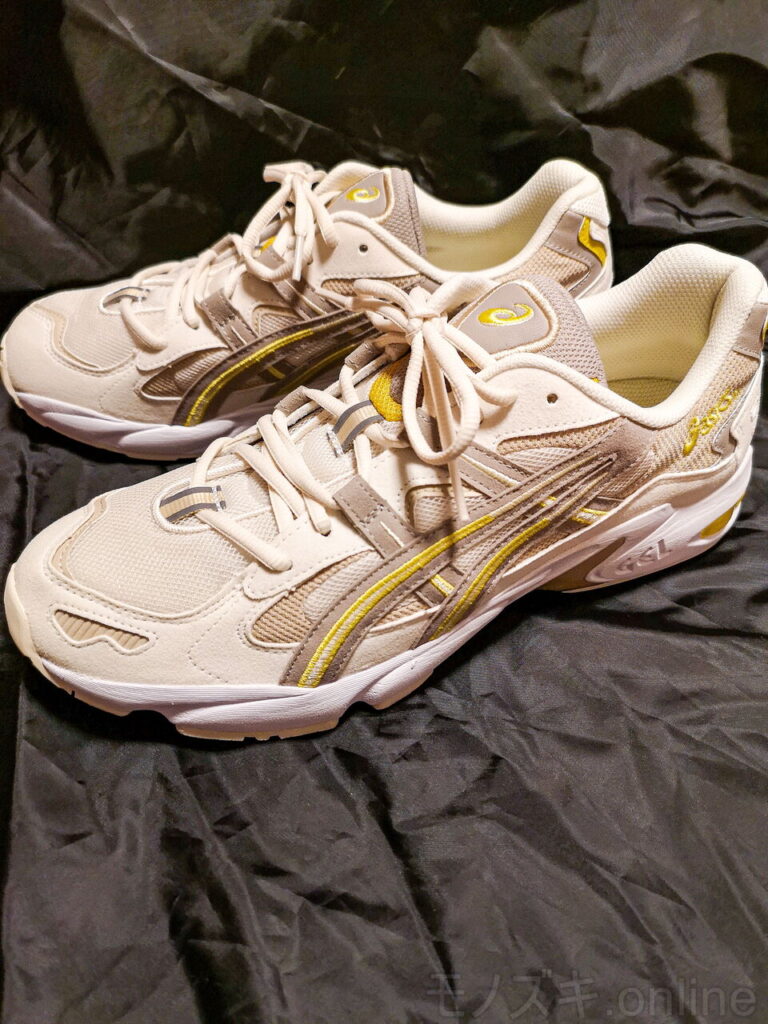 GEL KAYANO 5 OG Birch-Moonrock 斜め前