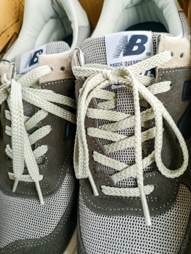 ATHLETIC SHOE LACES 装着前のCT576